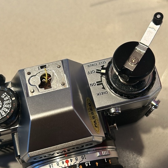 Olympus OM-10 35mm Film Camera - Picture 11 of 13